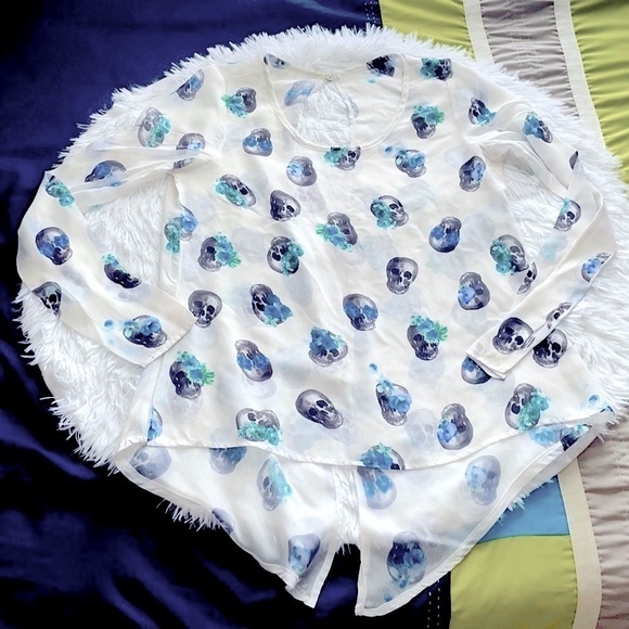 Charlotte Russe Skull and Flower Shear Blouse - Picture 1 of 7